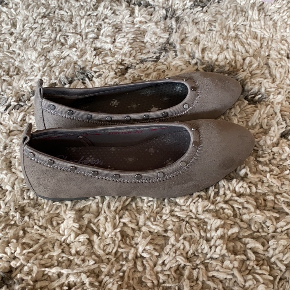 Flats - Picture 2 of 5